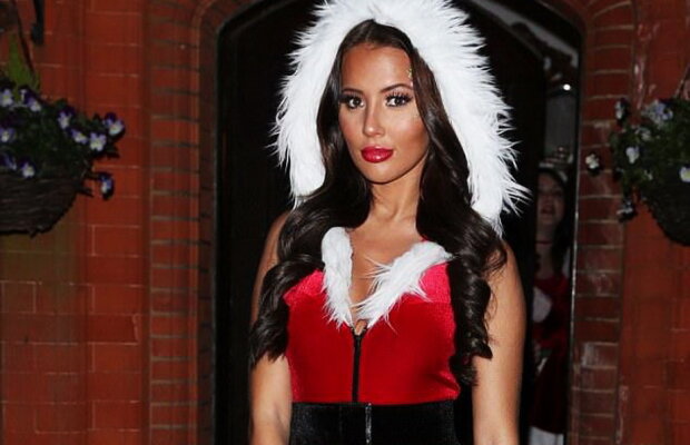 FOTO Crăciunițele au început să își facă apariția! Uite-o pe cea mai sexy dintre ele!