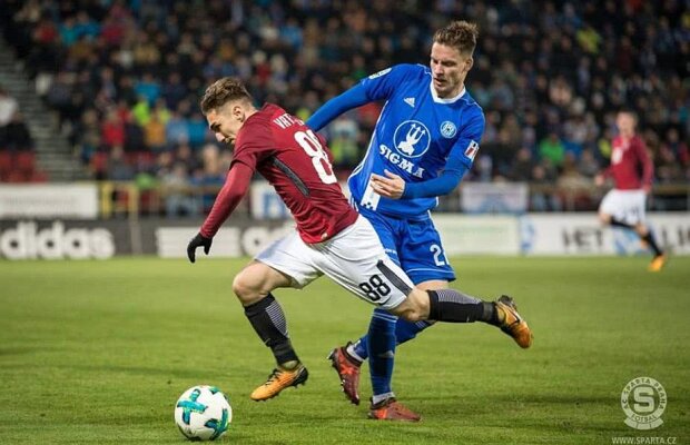 Fanii i-au cumpărat bilet de plecare! Tehnicianul unui fotbalist român e contestat cu vehemență