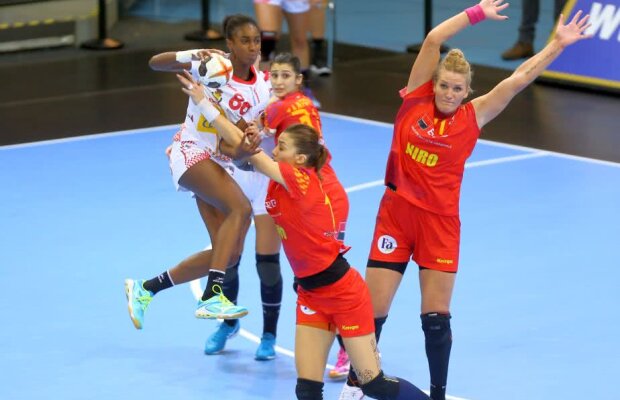 ROMÂNIA - SPANIA 19-17 // Laude pentru naționala de handbal de la un fost selecționer: "Asta e îmbucurător" » Ce jucătoare a remarcat