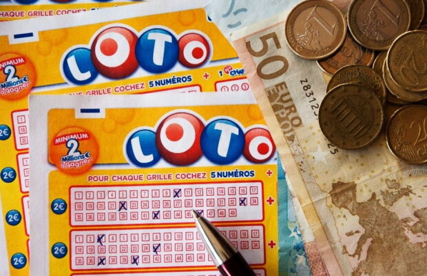 Au jucat timp de 20 de ani aceleași numere la loto, iar acum au dat marea lovitură. Banii le vor schimba viața!