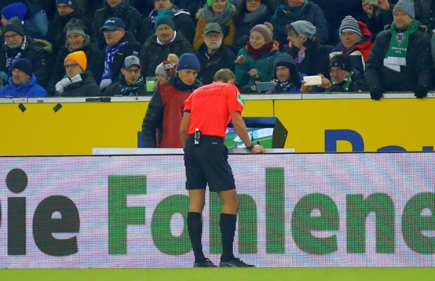 Arbitrajul video, fiasco total în România? Declarație descurajatoare a unui antrenor: "Intră suporterii și sparg monitorul"