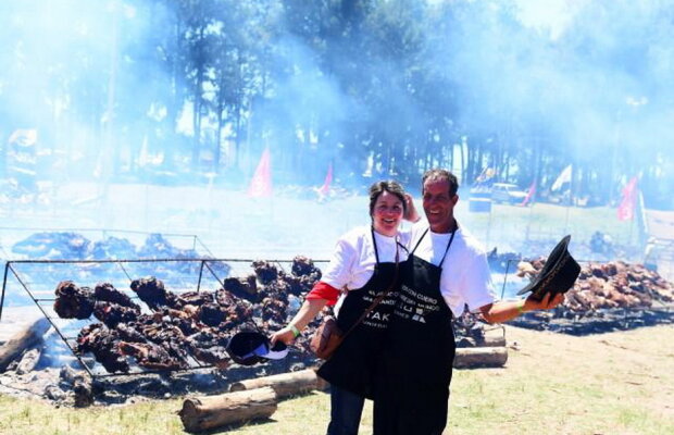 Credeai că românii sunt cei mai tari la grătare? Iată cine a bătut recordul pentru cel mai mare grătar!