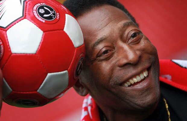 Cine a fost mai bun, Pelé sau Maradona? » Verdictul dat de licitația "Football memorabilia"