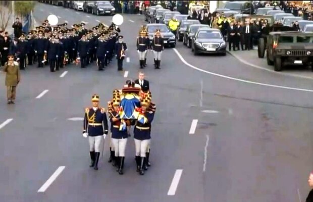 Opinie de Decebal Rădulescu » Rămas bun, Bunicul tuturor!