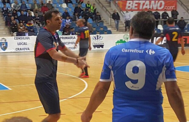 Rivalitățile s-au aprins la demonstrativul din Craiova » Dică, huiduit de tribune + Fotbaliștii olteni: "Veniră să ne fure, așa au făcut mereu ăștia de la Steaua"