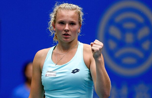 VIDEO Victorie de senzație pentru Siniakova, în meciul cu Sharapova » Simona Halep are șansa revanșei în finală! 