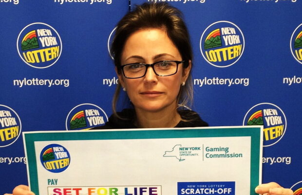 O femeie a câștigat 5 milioane de dolari cu un bilet pe care nu-l dorise inițial!