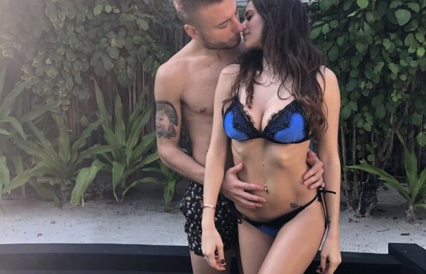 FOTO Poker celebrat în Maldive » Spaima FCSB-ului a plecat în vacanță: imagini HOT alături de soția lui