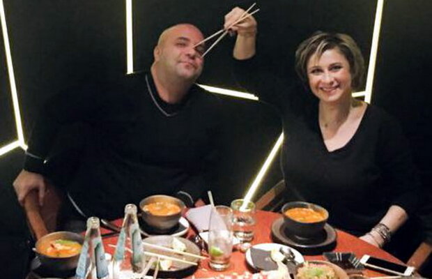 EXCLUSIV Războiul impresarilor » Transferul care a încins spiritele: "Nu se mai poate cu Anamaria Prodan! Fata asta trăiește altă realitate". Cine a sărit în apărarea soției lui Reghecampf