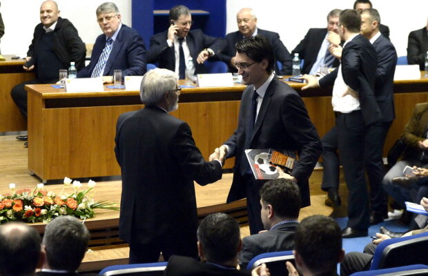 EXCLUSIV Gazeta l-a găsit pe omul care l-a inventat pe Burleanu: "Mă Răzvane, intri în mafie!" + Cum l-a abordat Voiculescu după Revoluție: "Am un milion de dolari, unde-i investesc?!"