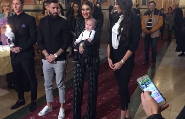 GALERIE FOTO Petrecere cu avertisment de la Gigi Becali! Cum au apărut soții Enache la botezul copilului lor + Mesaj și cadou de la patron