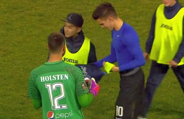 FOTO Copilul de mingi care i-a cerut tricoul lui Ianis Hagi a scos la vânzare suvenirul