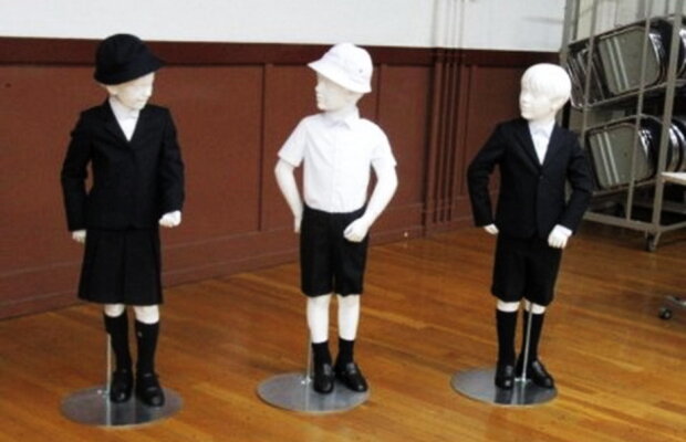 O școală din Japonia cere 730 de dolari părinţilor pentru uniforma de la Armani