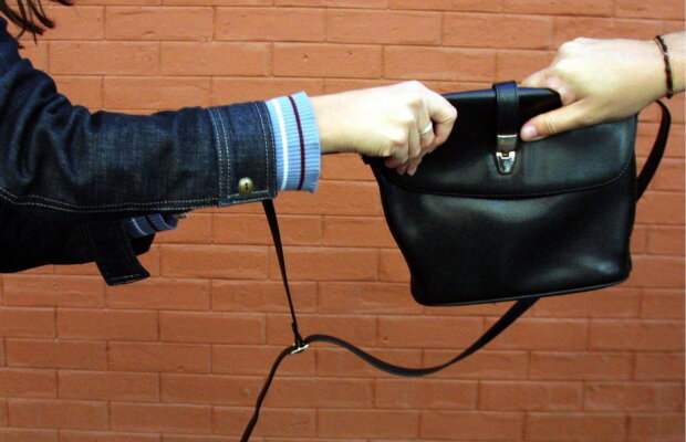 A invitat la o cafea hoţul pe care l-a prins pe stradă