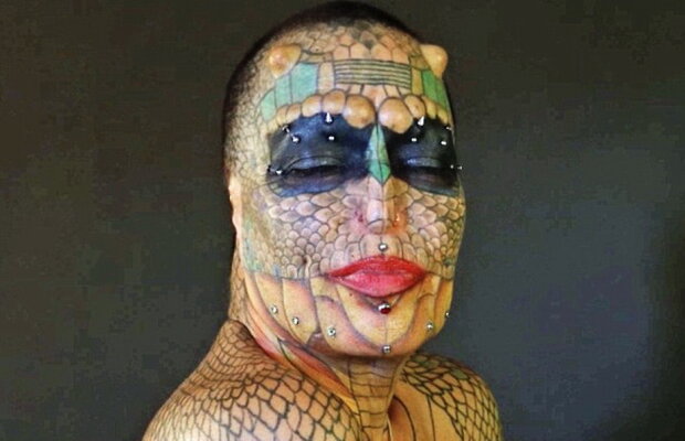 VIDEO Transformare uluitoare a unui transsexual. Vrea să devină dragon!