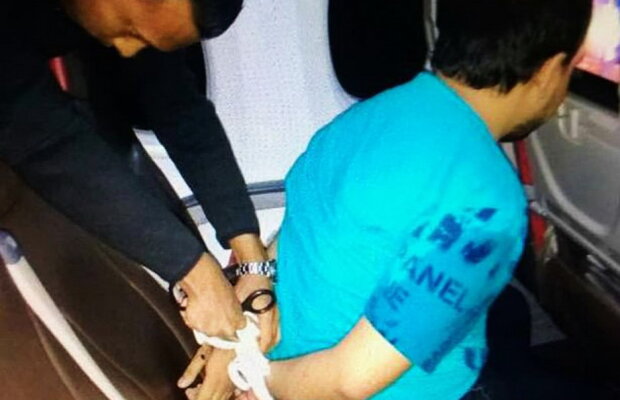 Arestat după ce s-a masturbat în avion!