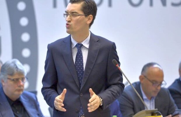 Burleanu, conferință maraton » De ce face acum dezvăluirile despre Lupescu, ce anomalii a găsit la FRF și de ce mai există contractul cu firma prietenului lui Lupescu