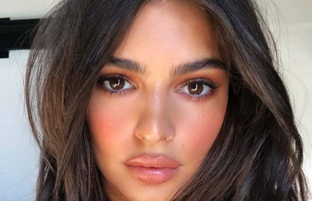 FOTO Emily Ratajkowski a pozat complet dezbrăcată. Este absolut superbă!