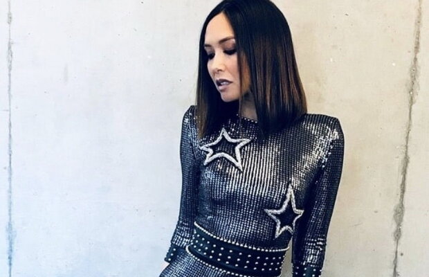 FOTO Datorită ei, bărbații se vor apuca de sport. A pozat goală în sala de sport!