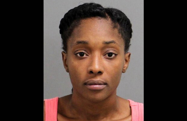 VIDEO O mamă a fost arestată pentru că i-a dat copilului să fumeze marijuana