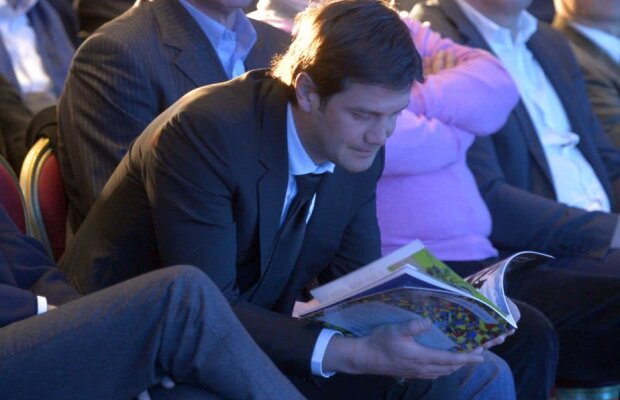 Dezvăluiri din culisele alegerilor FRF: "Asta e funcția pe care o va primi Cristi Chivu! Trebuie pregătit pentru a fi președinte"