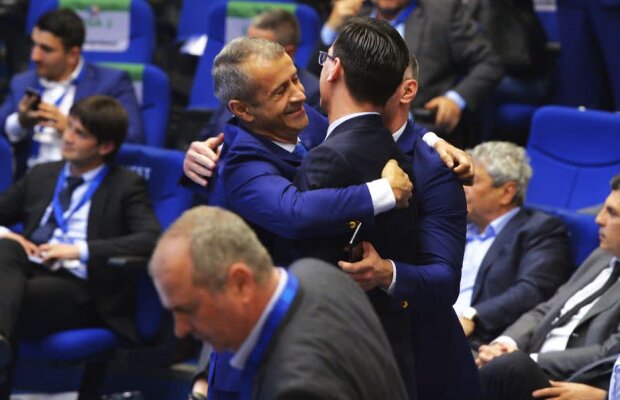 Noi înregistrări spectaculoase din ședința secretă a FRF // Episodul 16 » "La noi n-au avut niciun efect vorbele lui Dragnea. Aaaaa, Moustache!"