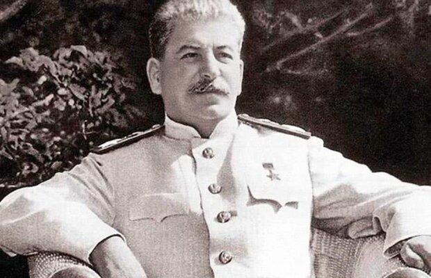 AUDIO // Înregistrări senzaționale de la o altă ședință secretă a FRF! Episodul 25 » Replica-directivă a lui Burleanu, direct de pe buzele "Tătucului" Stalin: "Nu contează cine votează. Contează cine numără voturile!"