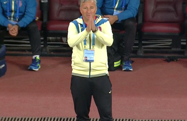 FOTO Dan Petrescu nu s-a putut abține! Ce a făcut în debutul partidei cu FCSB: "Așa ceva n-am mai văzut!"