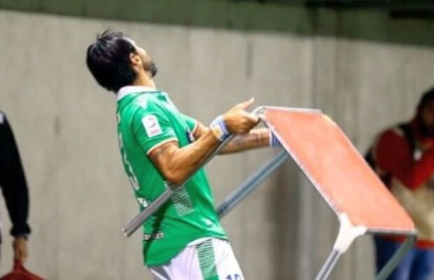 FOTO Și-a ieșit din minți! "Nebunul" Abreu a reacționat incredibil către fanii echipei sale