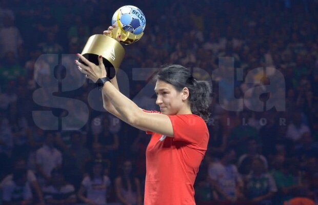 FINAL FOUR // VIDEO Neagu de aur! Starul lui CSM București a primit trofeul de golgeter al Ligii Campionilor