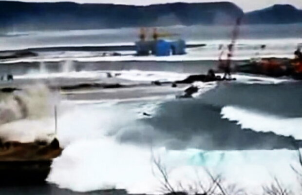 VIDEO Cele mai mari tsunamiuri filmate vreodată. Imaginile sunt uluitoare!