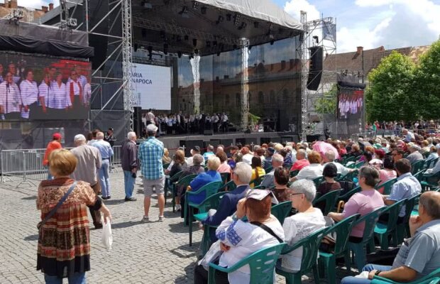 Corespondență de la Cluj » Care e atmosfera în centrul Clujului cu două ore și jumătate înaintea finalelor pentru titlu