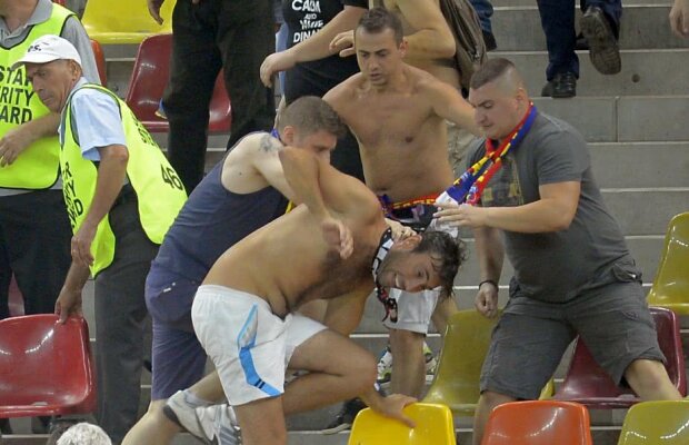 Incidente pe străzi după ce FCSB a pierdut titlul! Peluza Roș-Albastră atacată: oameni bătuți crunt, o persoană ar fi ajuns în stare gravă la spital! + reacția Peluzei Roș-Albastre