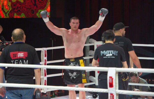 Succes neașteptat pentru lumea K-1! Scorpionul Roșu Ignashov, răpus de un român