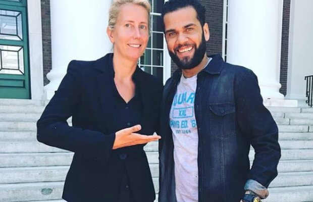 Dani Alves a lăsat fotbalul pentru o perioadă și s-a pus cu burta pe carte! Va studia la o celebră universitate a lumii
