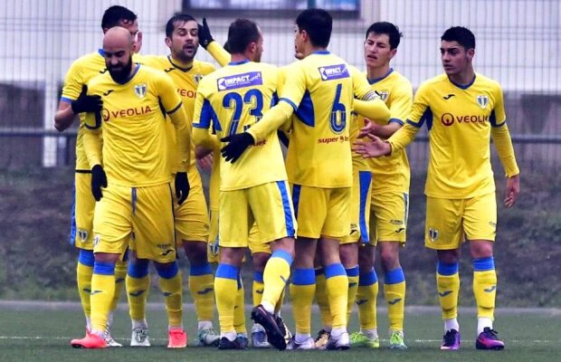 Trei nume de antrenori pe lista Petrolului » "Găzarii" concurează cu un club de tradiție 