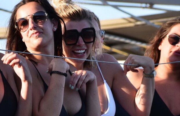 GALERIE FOTO S-a căsătorit, apoi a dat cea mai tare petrecere, cu cele mai sexy prietene