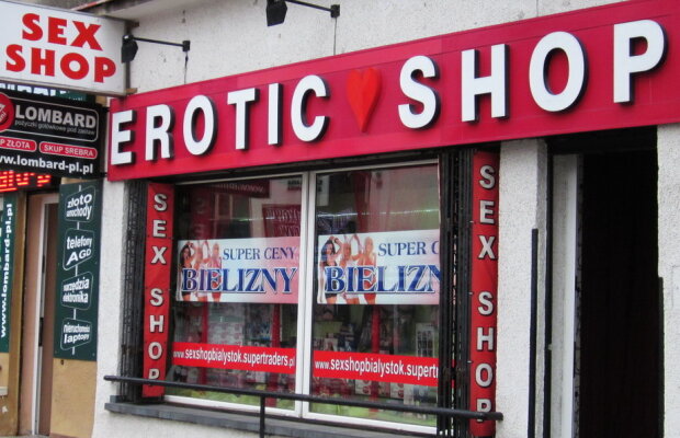 Vreți să îți iei vibratorul în călătorie? Riști să faci închisoare!