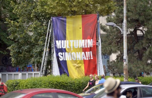 SIMONA HALEP // FOTO București, noul New York » Mesaje uriașe de felicitare pentru campioana de la Roland Garros au împânzit Capitala