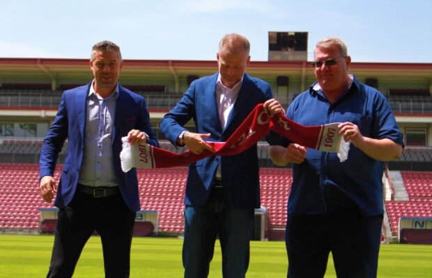 GALERIE FOTO Edi Iordănescu, prezentat oficial la CFR Cluj: "Am avut oferte mai bune. De ce am venit aici?"