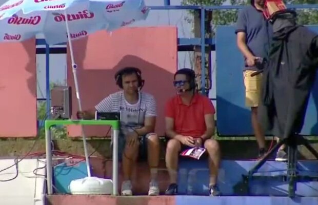 FOTO Imagine memorabilă de la Târgoviște! Cum arată cabina comentatorilor improvizată :) 