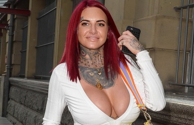 GALERIE FOTO Jemma Lucy, decolteu de infarct!