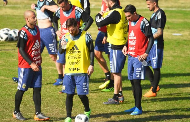 Degringoladă totală! Un star argentinian i-a dat un pumn lui Mascherano » De la ce ar fi pornit totul