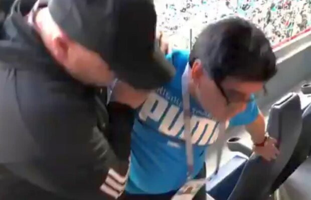 FOTO + VIDEO ȘOCANT! Imagini INCREDIBILE cu Maradona în prim-plan! A fost cărat pe brațe la finalul victoriei Argentinei!