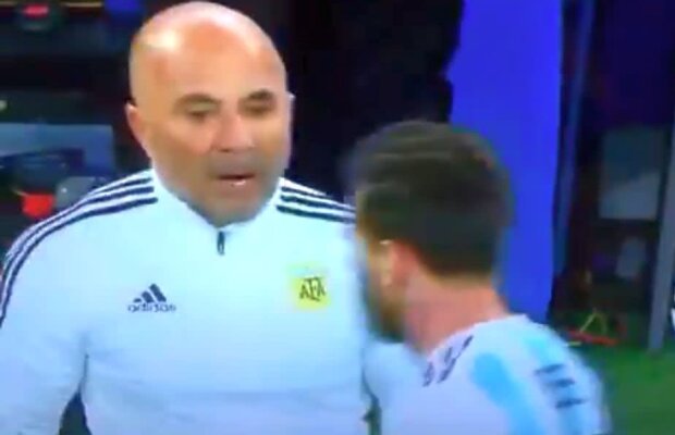 VIDEO Imagini incredibile în Nigeria - Argentina » Selecționerul Sampaoli îl întreabă pe Messi ce schimbare să facă