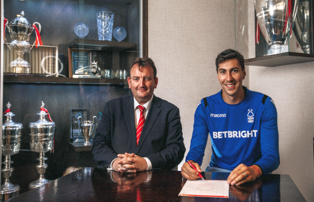 OFICIAL Pantilimon și-a reziliat contractul cu Watford și a semnat cu o echipă din Anglia