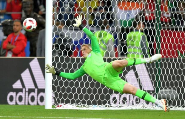 Detaliu inedit! Unde și-a notat Jordan Pickford cum bat columbienii loviturile de la 11 metri