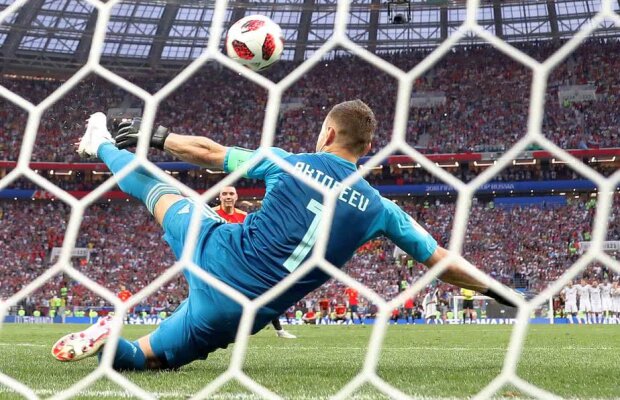 GALERIE FOTO Vulturul Akinfeev! Grădina zoologică din Moscova a botezat o pasăre cu numele eroului rus din meciul cu Spania 