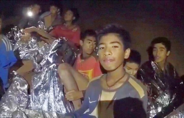 VIDEO / UPDATE Va fi un film de Oscar cu happy-end: toți cei 12 mici fotbaliști captivi în peșteră și antrenorul au fost salvați! 