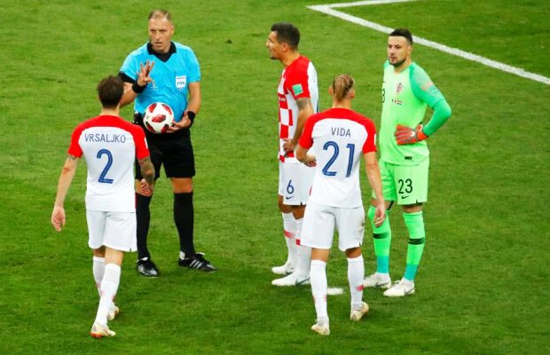 Arbitrul finalei desființat: "Să joace cu mâinile la spate! Pitana ar da penalty și contra unui jucător cu un singur braț!"